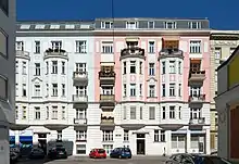 Bubi-Hof (links) und Mädi-Hof
