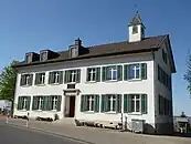 … und das Schulhaus in Untertuttwil