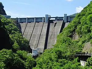 Die Staumauer