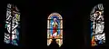 Die Fenster der Marienkapelle zeigen Christus in der Herz-Jesu-Darstellung, der von zwei Engeln flankiert wird.