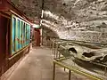 Ausstellungsraum im Kellergewölbe zum Thema Drachen