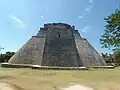 Ostansicht mit Treppe und Zugang zum Tempel II