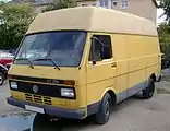 Nach dem Facelift 1986 mit rechteckigen Scheinwerfern