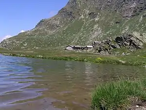 Der Lago di Angeloga mit dem Rifugio Chiavenna