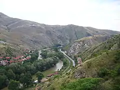 Fluss Vardar im Vardar-Tal, Nordmazedonien