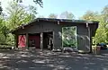 Das Wald-Naturschutz-Zentrum, das 2021 eröffnet wurde und regelmäßig Ausstellungen anbietet
