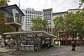 Die Verkehrskanzel am Joachimsthaler Platz, mit Kiosk und U-Bahnzugang