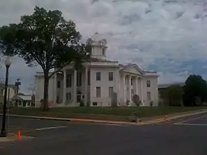 Vernon Parish Courthouse in Leesville, gelistet im NRHP Nr. 83000550