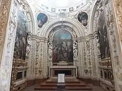 Kapelle Varalli mit den Altarbildern von Turchi, Ottino und Bassetti (von links nach rechts)