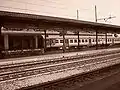 Bahnsteige und Gleise