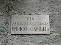 Straßenschild Via Enrico Caviglia an der Einfahrt zur Via Torino