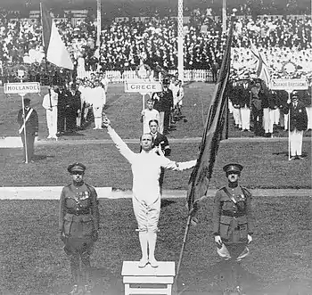 Victor Boin spricht den Olympischen Eid