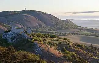 Blick von der Stolová hora zum Děvín