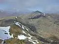 Blick vom Gipfel über den Nordgrat zum Vorgipfel Stob Coire na Cràlaig und zum Mullach Fraoch-choire