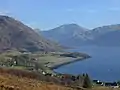 Blick von Arnisdale, am Nordufer von Loch Hourn, nach Südosten zum Luinne Bheinn