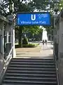 U-Bahnausgang, Blick zum Platz