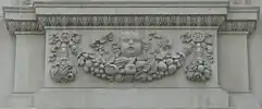 Rechtes Relief.