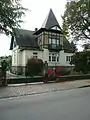 Villa mit Einfriedung