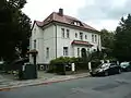 Villa mit Einfriedung