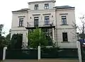 Mietvilla mit Einfriedung