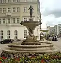 Der Villersbrunnen neben dem Hotel Fürstenhof