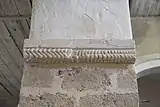 Pfeiler mit Kämpferkapitell