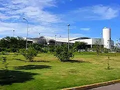 Garten vor Flughafen
