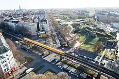 Blick vom Turm der Emmauskirche auf die Skalitzer Straße, die Görlitzer Straße und den Görlitzer Park, 2014