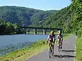 Radweg entlang der Maas bei Laifour
