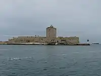 Das Fort de Bouc an der Einfahrt in den Canal de Caronte