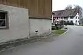 Lmg-Waffenstellung Ellikon A 5451 (rechts am Haus bei der Fähre)
