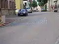 Pflastermarkierung auf der Hauptstraße