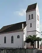 Die Kirche Sankt Peter und Paul aus dem 18. Jahrhundert wurde 1858 vergrößert, der Kirchturm 1952 verändert  Fachwerkhaus Nr. 7 Rue Principale von 1685 mit dreiteiligem Stubenfenster im Erdgeschoss und interessanter, reich verzierter Fensterrahmung im Obergeschoss