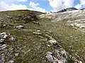 Nochmals Geologie: Sogar mit Halbschuhen konnte man ganz nahe der alten Bergbahnstation über die Überschiebungslinie laufen.