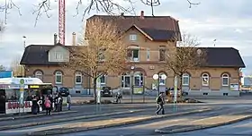 Empfangsgebäude von der Straßenseite