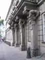 Die balkontragenden Atlanten an der Krakowskie Przedmieście
