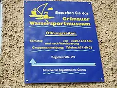 Schild an der Regattastrecke