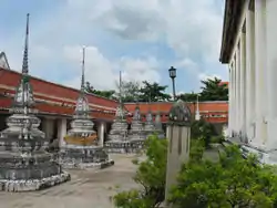 Vorhof am Wihan des liegenden Buddha