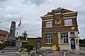 Postamt und Gefallenendenkmal