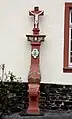 Wegekreuz von 1659 an der ehemaligen Lösnicher Schule