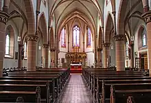 Wehrden, St. Josef, Inneneres mit Blick zur Apsis