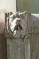 Wasserspeier in Form eines Hundes