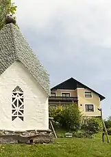 Das Weingut mit Kapelle