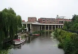 Karl-Heine-Kanal mit Stelzenhaus