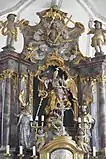 Hochaltar mit Erzengel Michael, heiligem Leonhard und Johannes Nepomuk