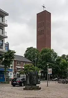 Freistehender Turm