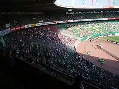 Westkurve des Weser­stadions mit dem Gäste­bereich vor dem Umbau