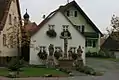 Die „Heiligen“, eine Figurengruppe in der Ortsmitte