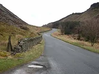 Die Straße auf den Whinlatter Pass von Westen aus