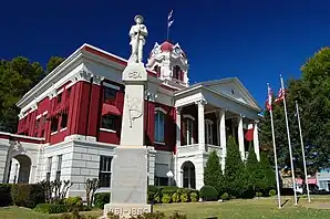 White County Courthouse in Searcy (2012). Dieses 1871 errichtete und 1912 wesentlich erweiterte Courthouse ist seit August 1977 im NRHP eingetragen.